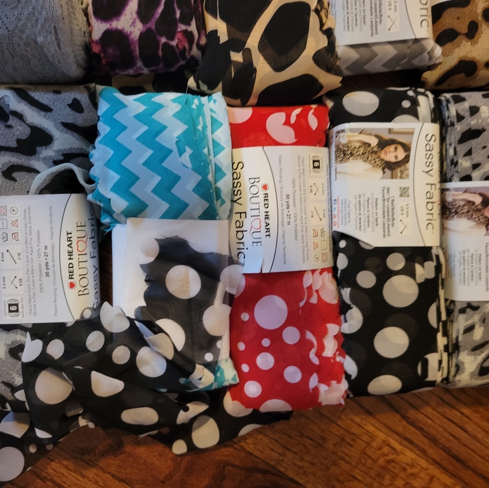 SASSY Fabric/Sassy Lace